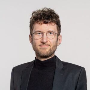 Profilbild von Dr. Alexander Wentland, Leiter des Transforming Mobility & Society (TraMS) Lab an der Professur für Innovationsforschung an der TU München sowie Projektleitung des MCube Projektes ReMIX; Mitglied des MCube Strategieteams.