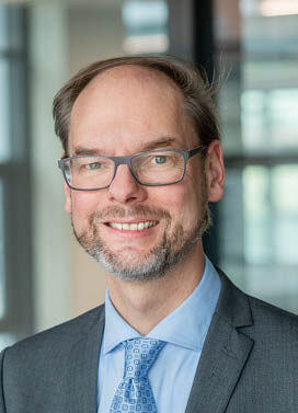 Profilbild von Prof. Dr.-Ing. Gebhard Wulfhorst, Lehrstuhlinhaber für Siedlungsstruktur und Verkehrsplanung an der TU München sowie MCube Co-Direktor und Mitglied des MCube Strategieteams.